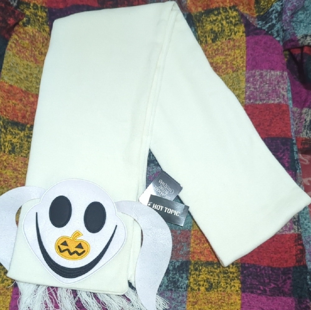 The Nightmare before Christmas Scarf - White